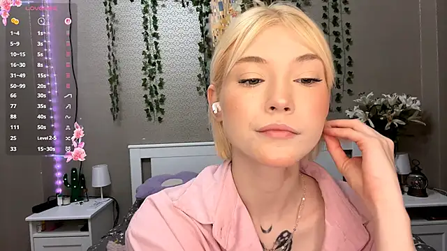 LlsabethHaze online show from 02.17.26