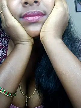 Milky Julia online show from 03.19.26