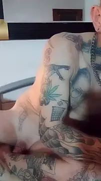 Snapshot of Der_Schoene_Penis chatting on 01.17.26 Der Schoene Penis online show from 01.17.26