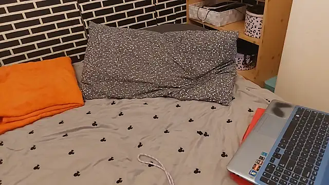 Spatgirl online show from 02.16.26