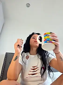 Snapshot of QueenMary80 chatting on 01.13.26 QueenMary80 online show from 01.13.26