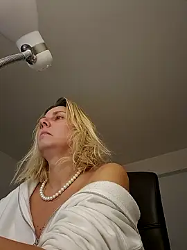 Amelia9798 online show from 03.10.26