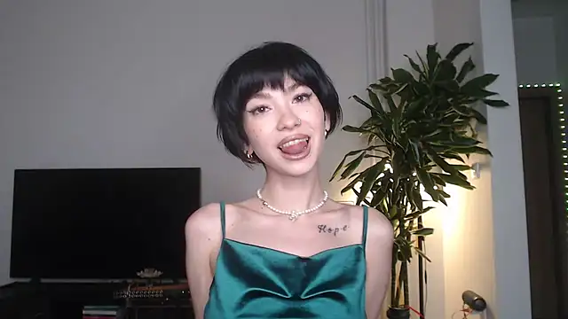 Marley Queen online show from 07.12.26