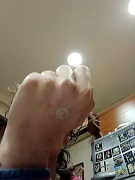 Snapshot of dear2002 chatting on 01.13.26 dear2002 online show from 01.13.26