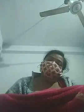 Snapshot of momo_loves chatting on 01.13.26 momo loves online show from 01.13.26