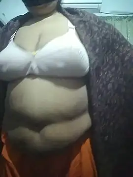 momo loves online show from 02.07.26