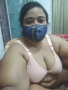 momo loves online show from 04.04.26