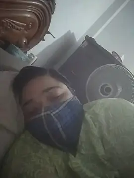 momo loves online show from 04.10.26