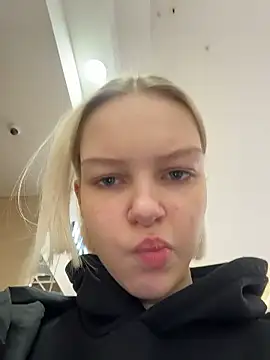 Snapshot of AshleyMur chatting on 01.16.26 AshleyMur online show from 01.16.26