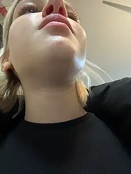 Snapshot of AshleyMur chatting on 02.23.26 AshleyMur online show from 02.23.26