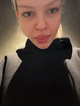 Snapshot of AshleyMur chatting on 02.28.26 AshleyMur online show from 02.28.26