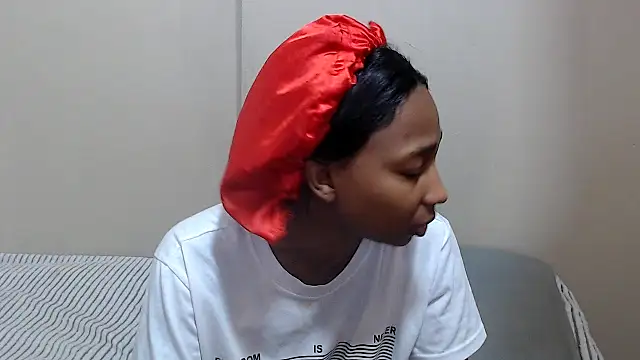 Snapshot of ExtraDoll chatting on 02.24.26 ExtraDoll online show from 02.24.26