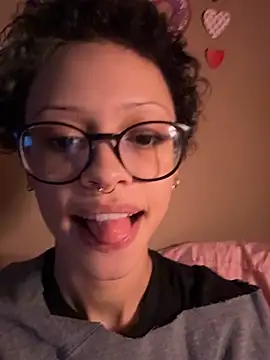 Snapshot of jojosbizarrelyf chatting on 02.05.26 jojosbizarrelyf online show from 02.05.26