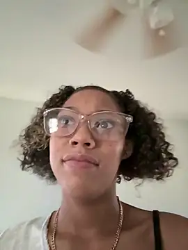 Snapshot of jojosbizarrelyf chatting on 02.17.26 jojosbizarrelyf online show from 02.17.26