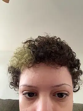 Snapshot of jojosbizarrelyf chatting on 02.25.26 jojosbizarrelyf online show from 02.25.26