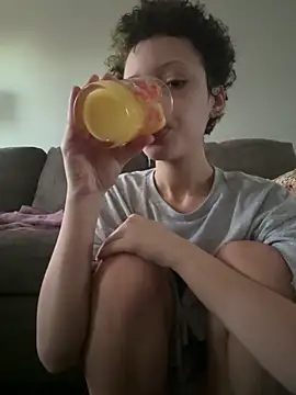 Snapshot of jojosbizarrelyf chatting on 02.26.26 jojosbizarrelyf online show from 02.26.26