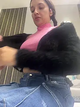 Snapshot of Violett_hott_ chatting on 04.18.26 Violett hott online show from 04.18.26