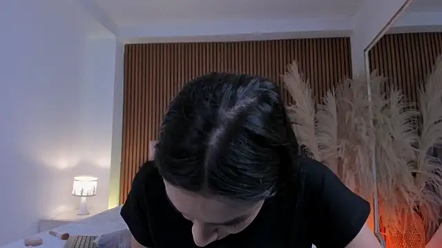 Snapshot of Violett_hott_ chatting on 06.25.26 Violett hott online show from 06.25.26