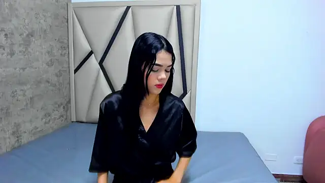 Luna  02 online show from 04.21.26