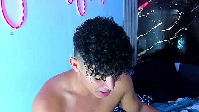 jamescurly00 online show from 02.19.26