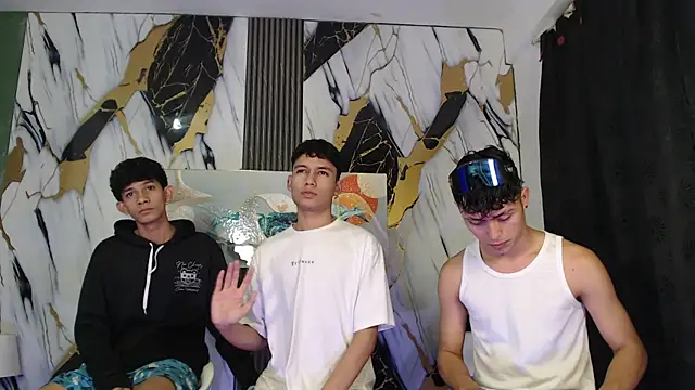 Snapshot of AVENGER_BOYS2026 chatting on 05.05.26 AVENGER BOYS2026 online show from 05.05.26