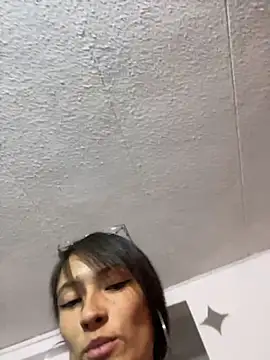 Snapshot of Michelle_ec chatting on 05.11.26 Michelle ec online show from 05.11.26