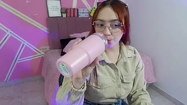 Snapshot of Natasha_Romanof18 chatting on 02.25.26 Natasha Romanof18 online show from 02.25.26