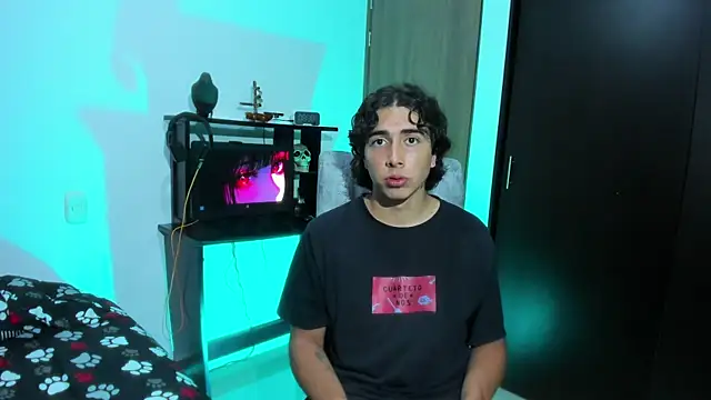 Snapshot of Keisuke_Baji_ chatting on 01.08.26 Keisuke Baji online show from 01.08.26