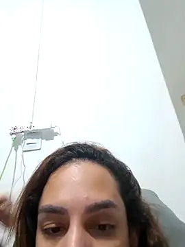 ofjuliaa online show from 04.05.26