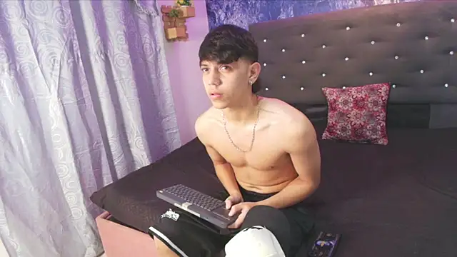 sebas pretty7 online show from 01.06.26