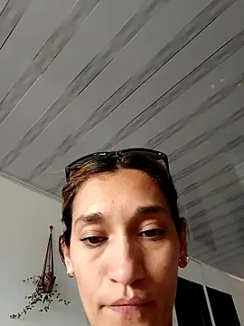 Snapshot of EcoDePiel chatting on 02.14.26 EcoDePiel online show from 02.14.26