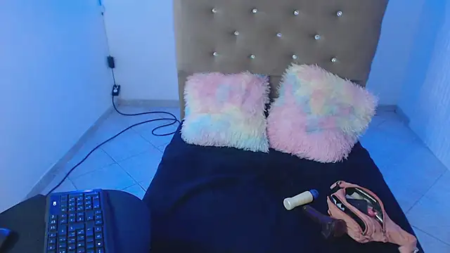 sexy bonnie 18 online show from 01.13.26