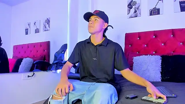 Liamsubtle01 online show from 04.19.26