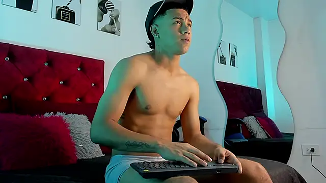 Liamsubtle01 online show from 05.15.26