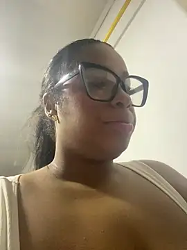 Snapshot of NataliaMillers chatting on 06.14.26 NataliaMillers online show from 06.14.26