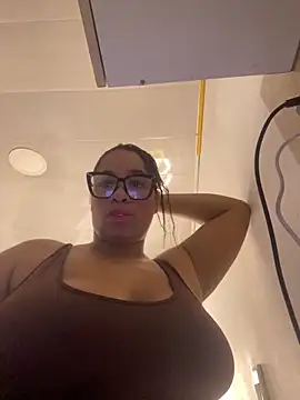 Snapshot of NataliaMillers chatting on 06.19.26 NataliaMillers online show from 06.19.26
