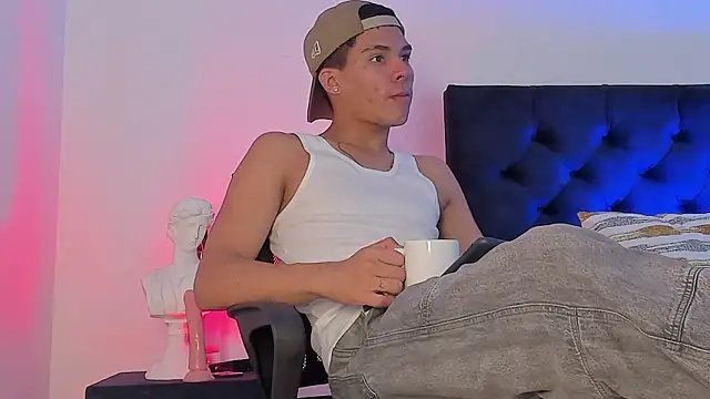 Snapshot of Marcus_Moreno chatting on 02.20.26 Marcus Moreno online show from 02.20.26