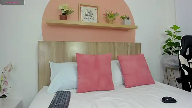 charlote smit  online show from 01.10.26