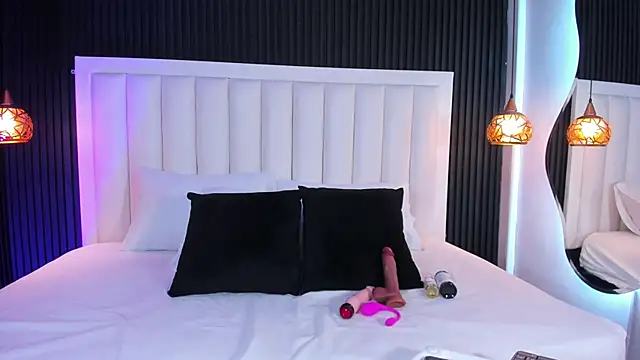 Snapshot of FireDollx chatting on 02.06.26 FireDollx online show from 02.06.26