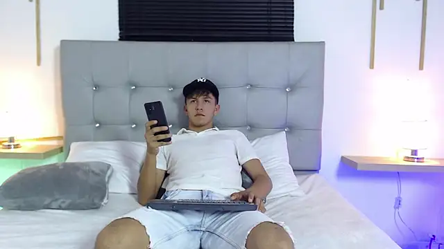 Snapshot of johnny_blake_ chatting on 01.18.26 johnny blake online show from 01.18.26