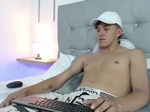 Snapshot of johnny_blake_ chatting on 02.11.26 johnny blake online show from 02.11.26