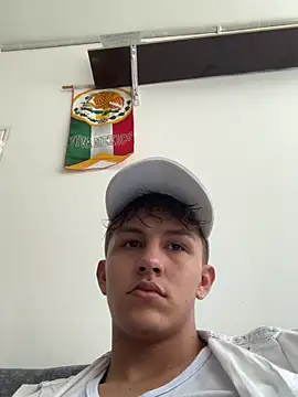 Snapshot of johnny_blake_ chatting on 02.14.26 johnny blake online show from 02.14.26