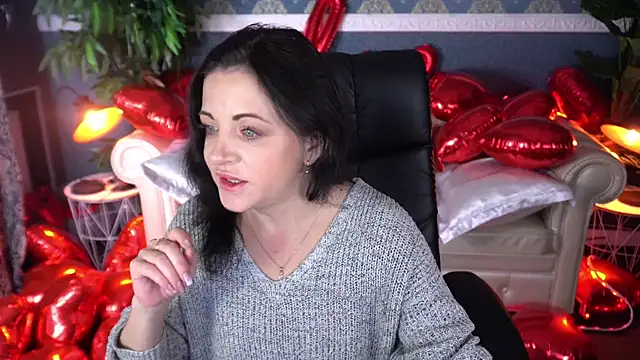 Dafni Monn online show from 02.20.26