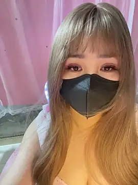 Snapshot of -Violet-t chatting on 03.28.26 -Violet-t online show from 03.28.26