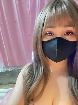 Snapshot of -Violet-t chatting on 04.18.26 -Violet-t online show from 04.18.26