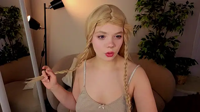 Snapshot of Waifu_Ketrin chatting on 02.04.26 Waifu Ketrin online show from 02.04.26