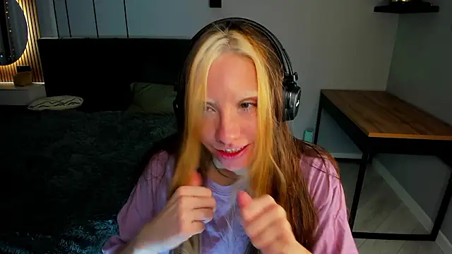 Elizaveta Brown online show from 02.04.26