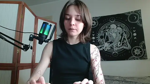 Snapshot of Mysterious_Toy chatting on 02.06.26 Mysterious Toy online show from 02.06.26