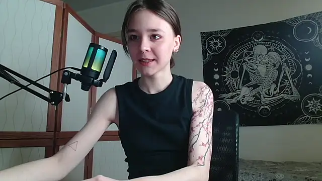 Snapshot of Mysterious_Toy chatting on 02.09.26 Mysterious Toy online show from 02.09.26