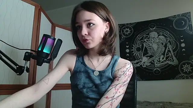 Snapshot of Mysterious_Toy chatting on 02.10.26 Mysterious Toy online show from 02.10.26